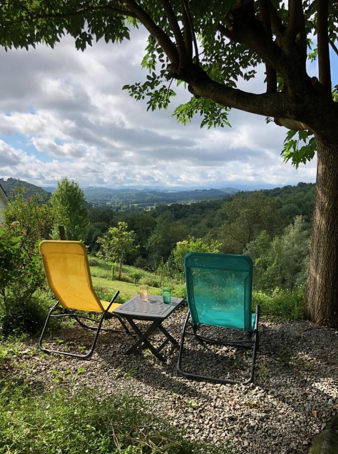 La Cabane Des Coteaux Gan Экстерьер фото